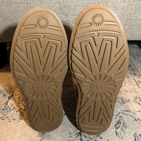 UGG Classic Short Blvd Faux Fur Lined Boot - Picture 11 of 11